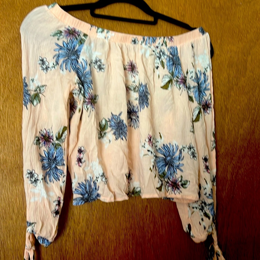 Open sleeve peasant blouse